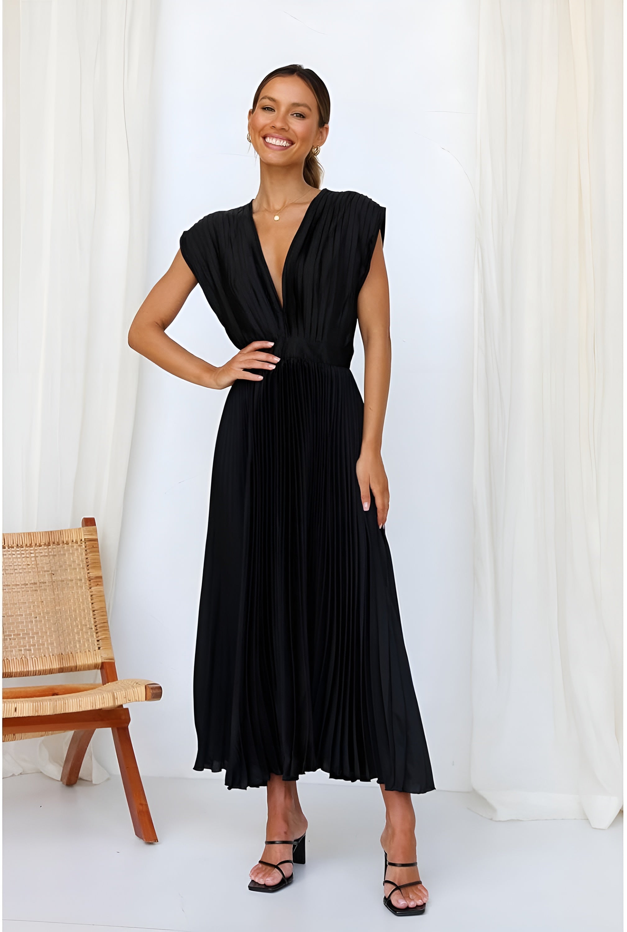 Selina | Šaty bez rukávů s sklady a zipem