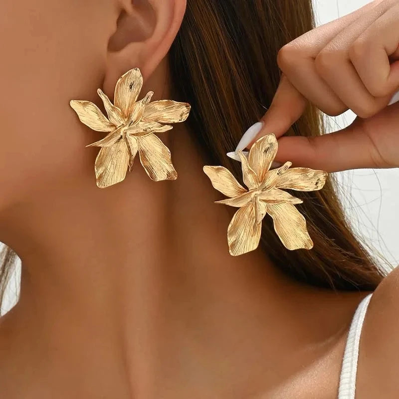 Vintage Irregular Half Flower Stud Earrings for Women Elegant Geometric Metal Petals Piercing Earring Party Jewelry Gifts