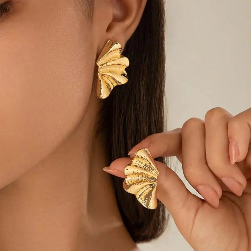 Vintage Irregular Half Flower Stud Earrings for Women Elegant Geometric Metal Petals Piercing Earring Party Jewelry Gifts