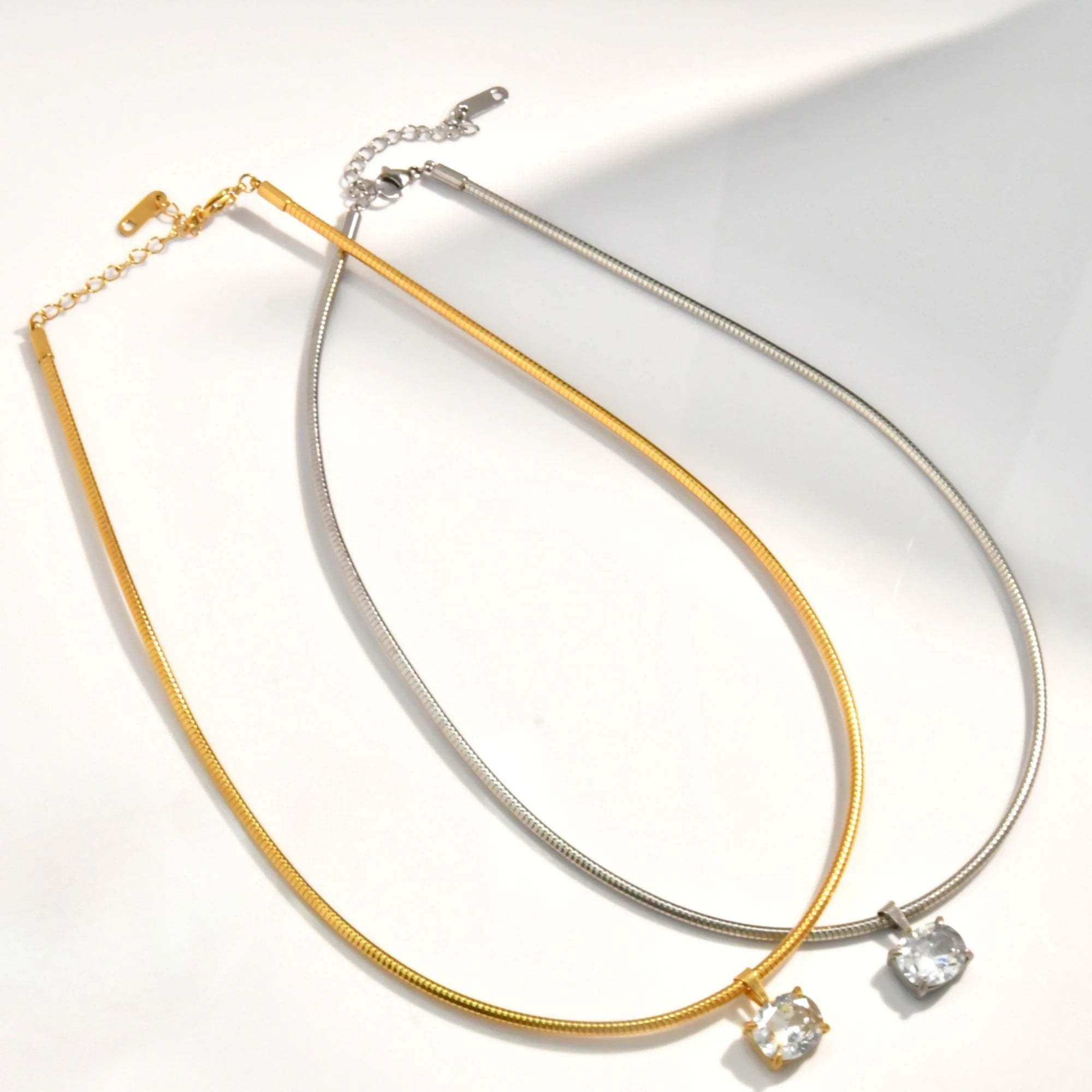 Aço inoxidável 18k banhado a ouro primavera colar gargantilha oval coração quadrado zircônia pingente colar para mulheres manchar jóias livres